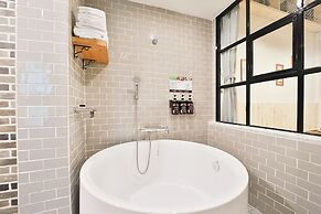 February Hotel Hwanggeum