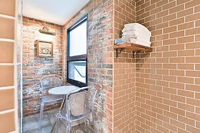 February Hotel Hwanggeum