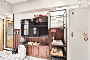 February Hotel Hwanggeum