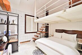 February Hotel Hwanggeum