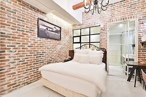 February Hotel Hwanggeum