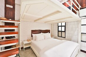 February Hotel Hwanggeum