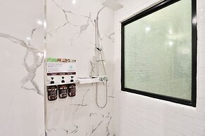 February Hotel Hwanggeum