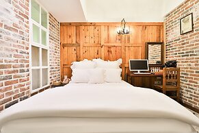 February Hotel Hwanggeum