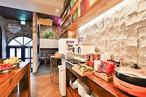 February Hotel Hwanggeum