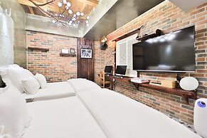 February Hotel Hwanggeum