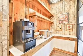 February Hotel Hwanggeum