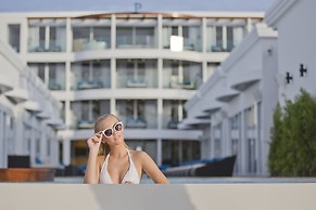 The Privilege Hotel Ezra Beach Club