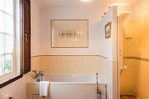 Hôtel Au Charme Rabelaisien