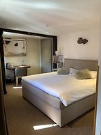 Au Cheval Blanc Hôtel et Restaurant