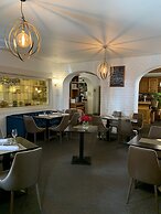 Au Cheval Blanc Hôtel et Restaurant