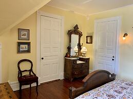 The Dolon House Bed and Breakfast