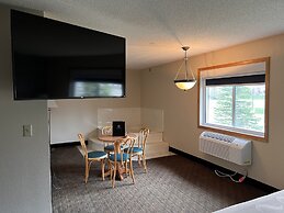Grandstay Hotel and Suites