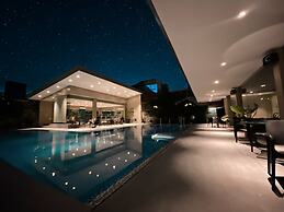 Avenue Suites Hotel