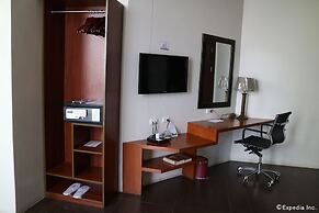 Avenue Suites Hotel