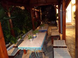 Artemis Studios & Apartments