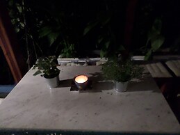 Artemis Studios & Apartments