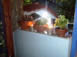 Artemis Studios & Apartments