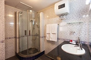 Praslin Holiday Home