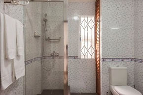 Praslin Holiday Home