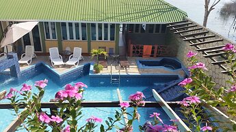 Hotel La Ribiera del Lago Peten Itza