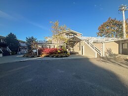 Boothbay Harbor Oceanside Inn