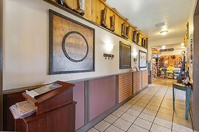 Broken Spur Inn & Steakhouse