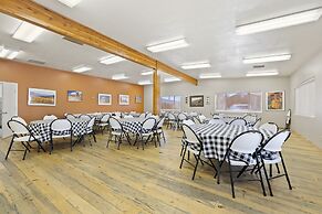 Broken Spur Inn & Steakhouse