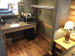 The Historic Madison Hotel Motel