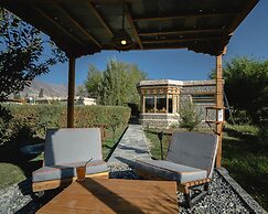 Lchang Nang Retreat - The House of Trees