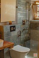 Lchang Nang Retreat - The House of Trees