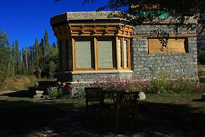 Lchang Nang Retreat - The House of Trees