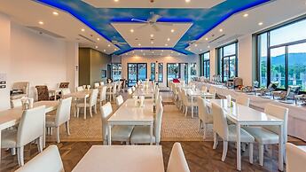 Chalong Miracle Lakeview Resort & Spa