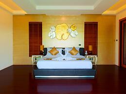 Chalong Miracle Lakeview Resort & Spa