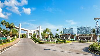 Chalong Miracle Lakeview Resort & Spa