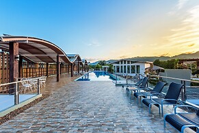 Chalong Miracle Lakeview Resort & Spa