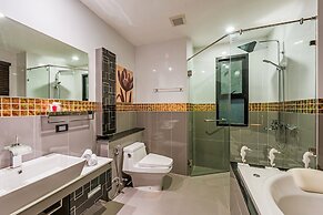 Chalong Miracle Lakeview Resort & Spa