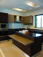 Chalong Miracle Lakeview Resort & Spa