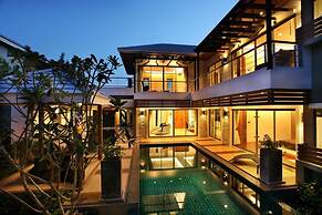 Chalong Miracle Lakeview Resort & Spa