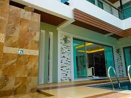 Chalong Miracle Lakeview Resort & Spa