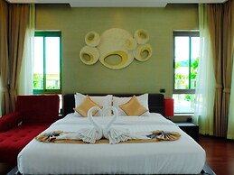 Chalong Miracle Lakeview Resort & Spa