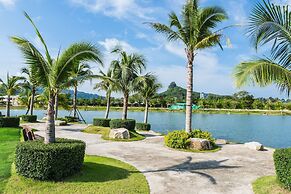 Chalong Miracle Lakeview Resort & Spa