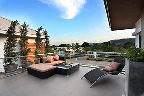 Chalong Miracle Lakeview Resort & Spa