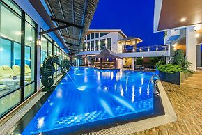 Chalong Miracle Lakeview Resort & Spa