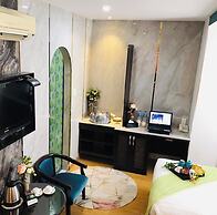 Sunrise Central Hotel