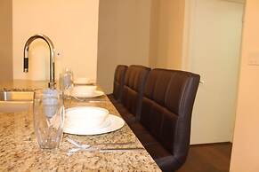 Custom Luxury Suite - By Elite Suites