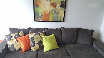 Custom Luxury Suite - By Elite Suites