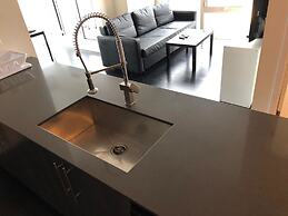 Deluxe Corner Suite - By Elite Suites