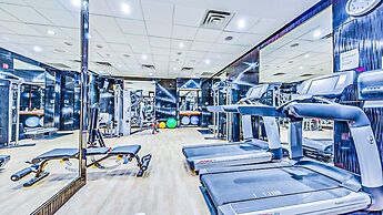 Deluxe Corner Suite - By Elite Suites