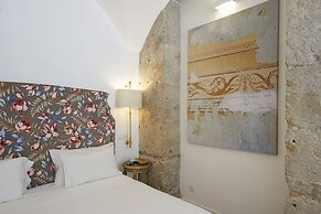 Residentas Apostolos